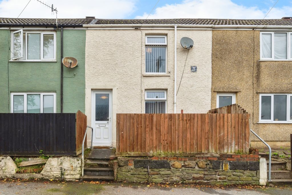 Property photo 1 of 18 Bathroom