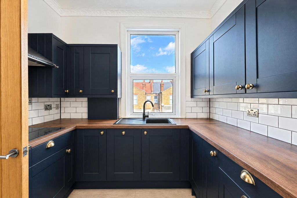 Property photo 3 of 27 Kitchen