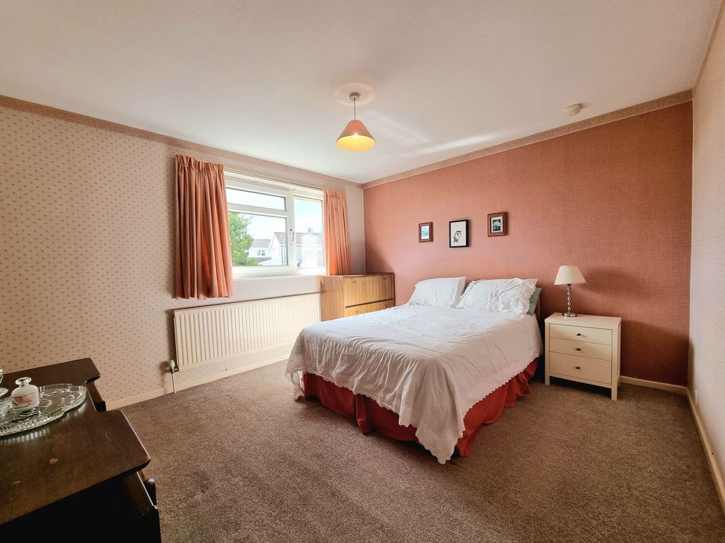 Property photo 3 of 43