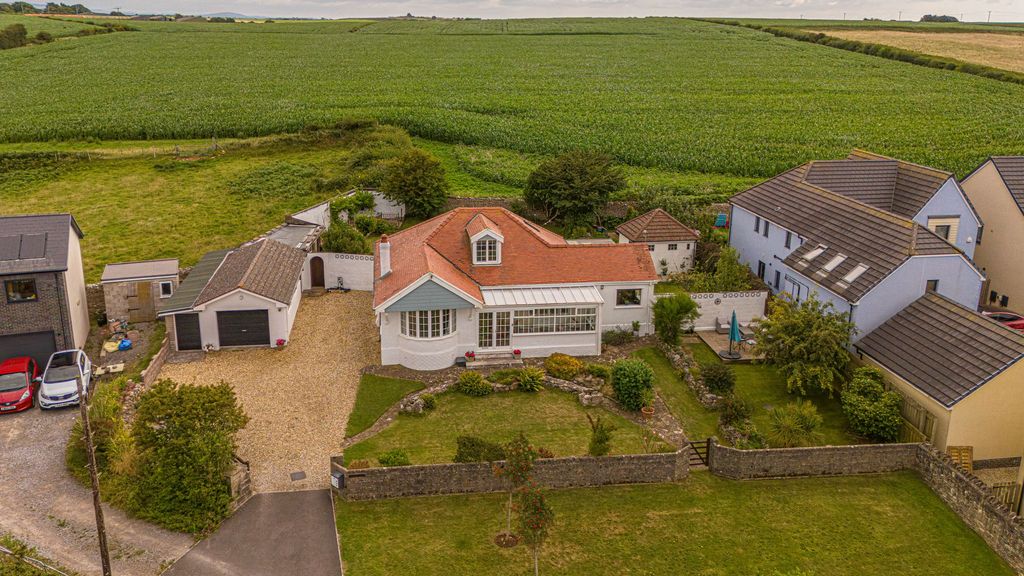 Property photo 1 of 63