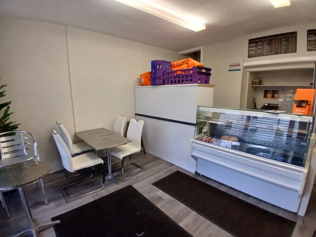 Property photo 2 of 7 Cafe 1