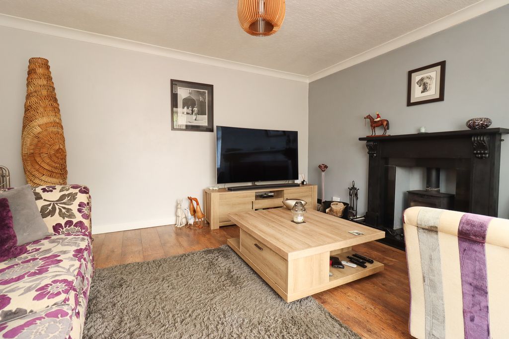 Property photo 3 of 22