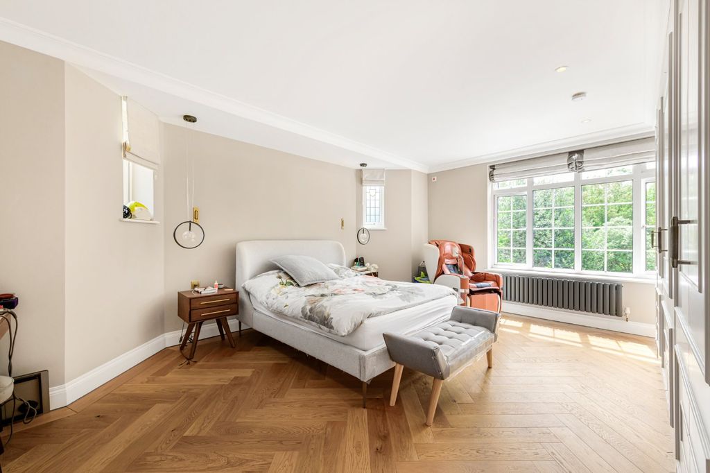 Property photo 3 of 23 Picture No. 02