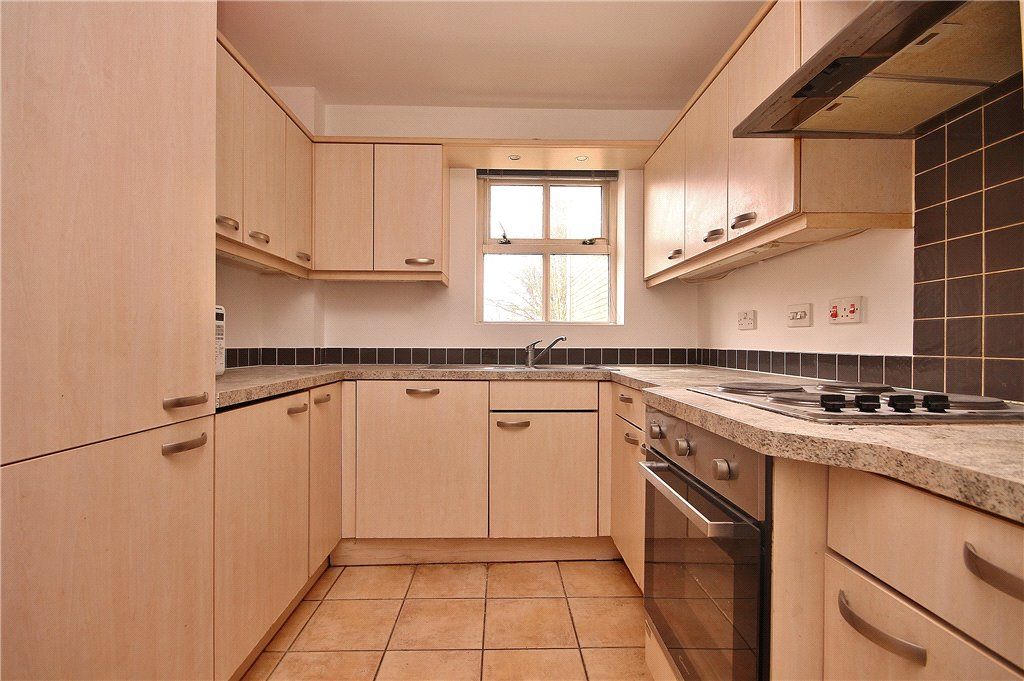 Property photo 2 of 8 Kitchen