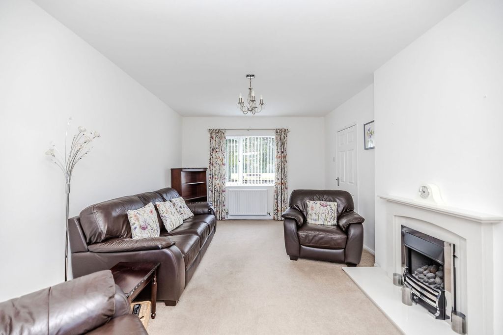 Property photo 2 of 25