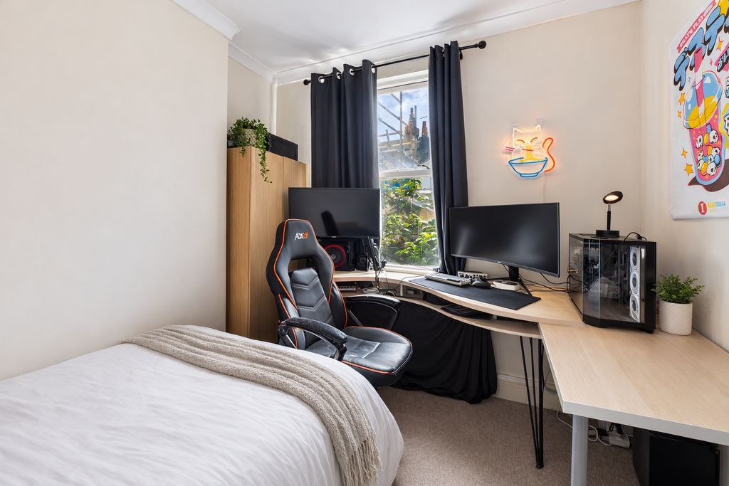 Property photo 3 of 14 Photo 16