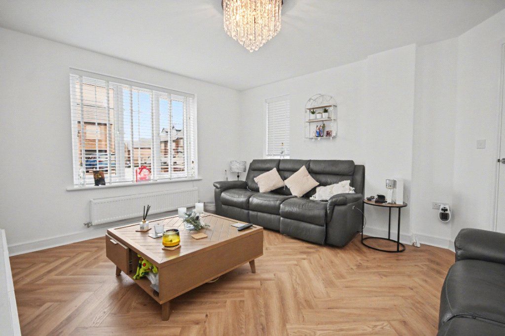 Property photo 3 of 16 Picture No. 11