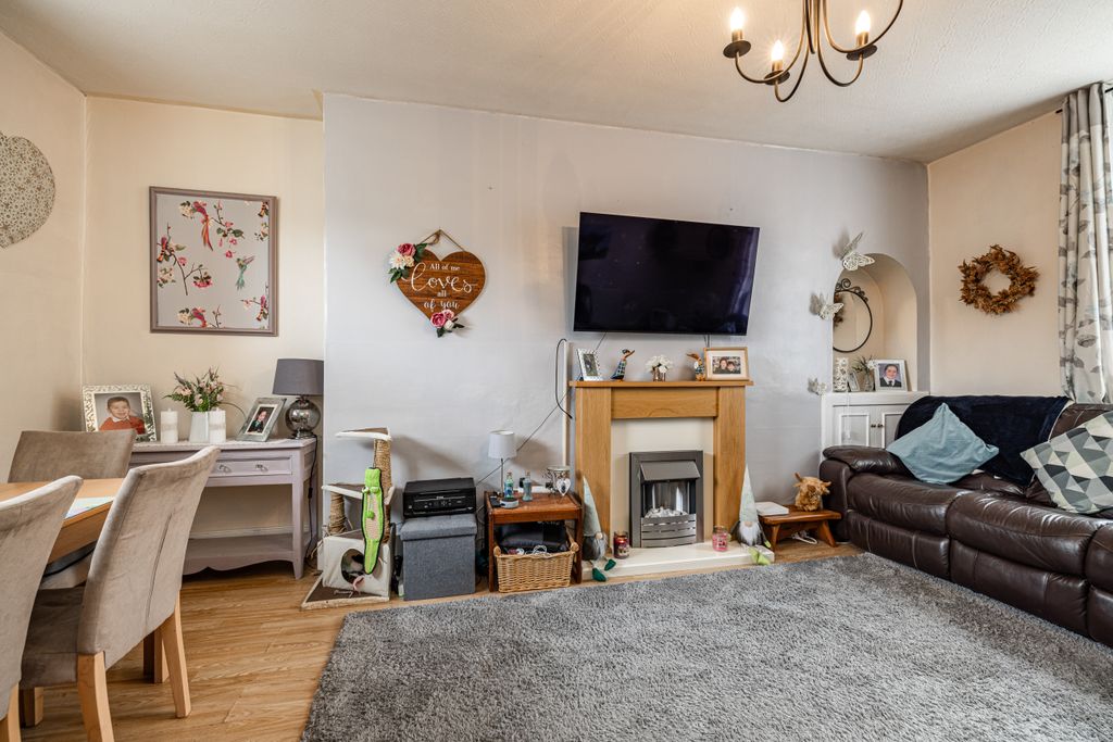Property photo 3 of 37