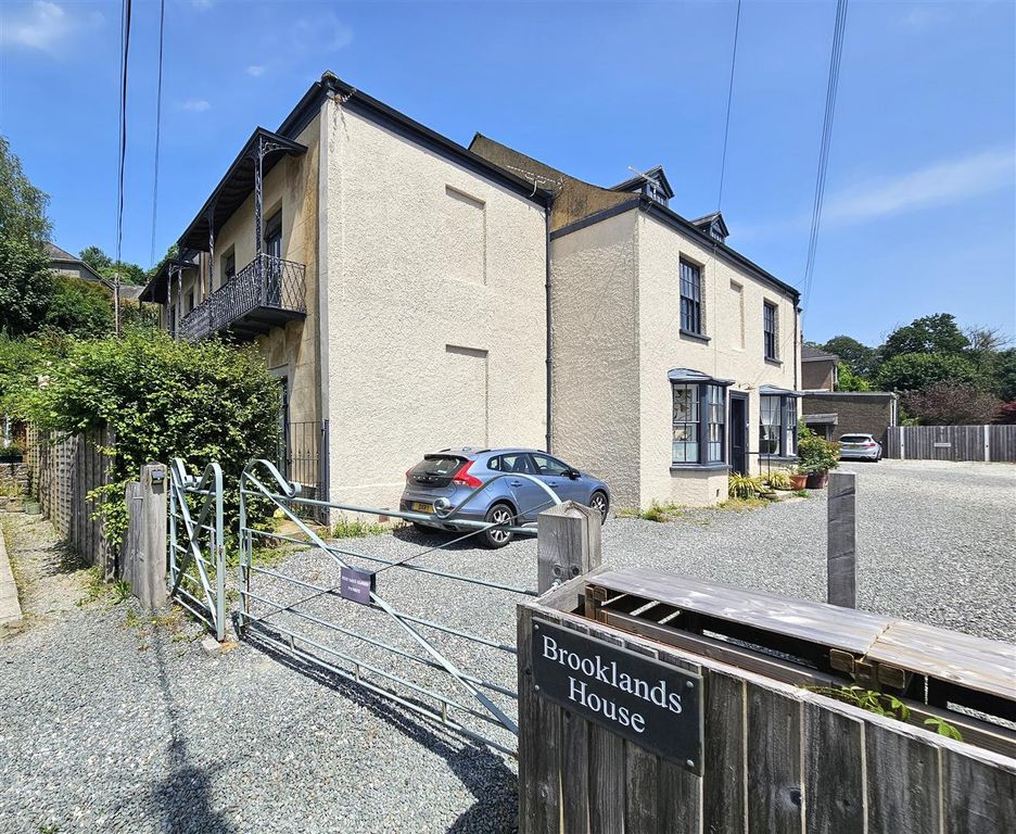 Property photo 1 of 21 Front (2).Jpg