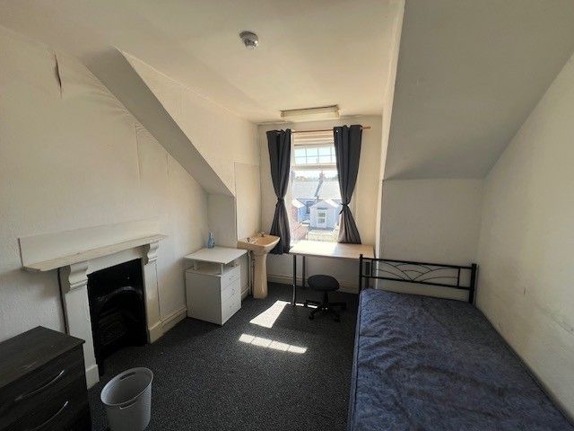 Property photo 2 of 6
