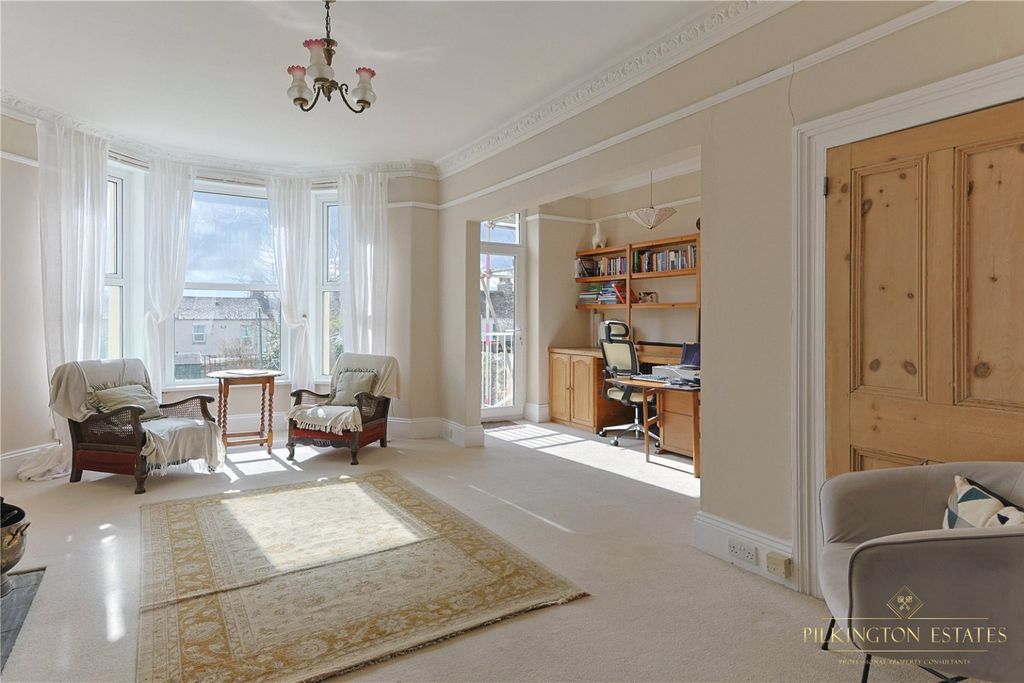 Property photo 2 of 20 4275203