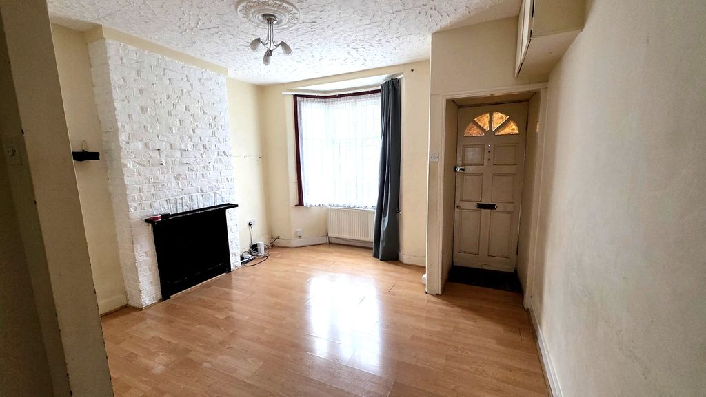 Property photo 2 of 10