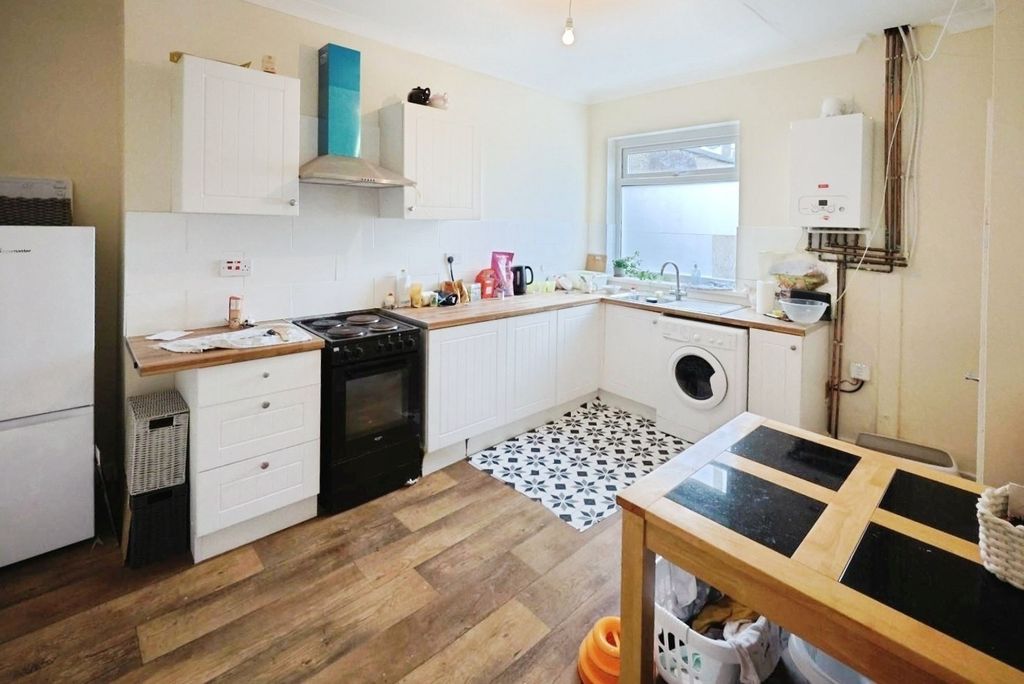 Property photo 3 of 8 Pbox-Img.Jpg