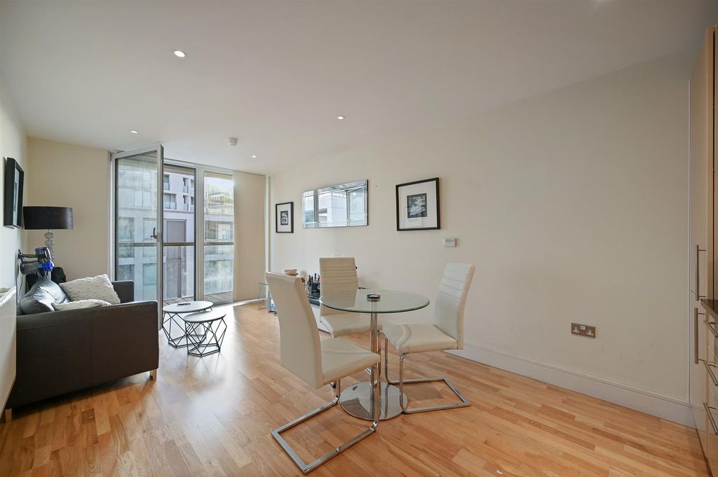 Property photo 1 of 11 Rcnc- Flat 727 Denison House- Reception 3 (1).Jpg