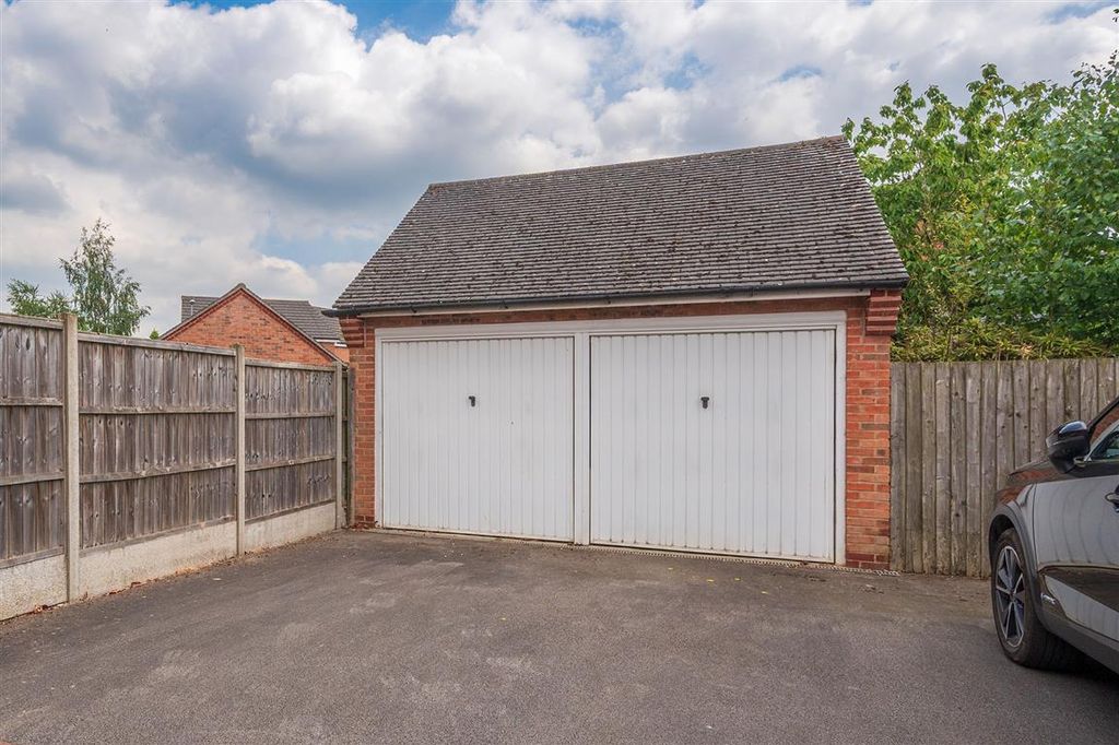 Property photo 3 of 16