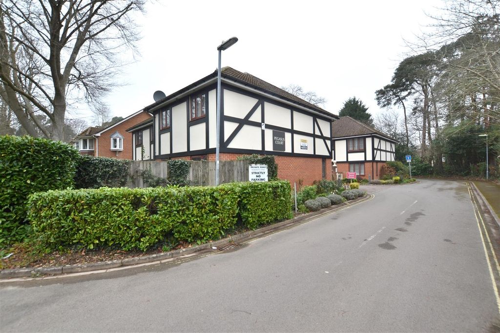 Property photo 1 of 16 Entrance 1.Jpg