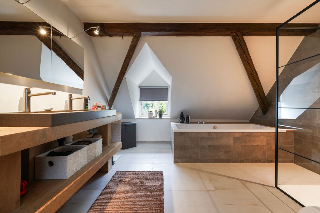 Property photo 3 of 81