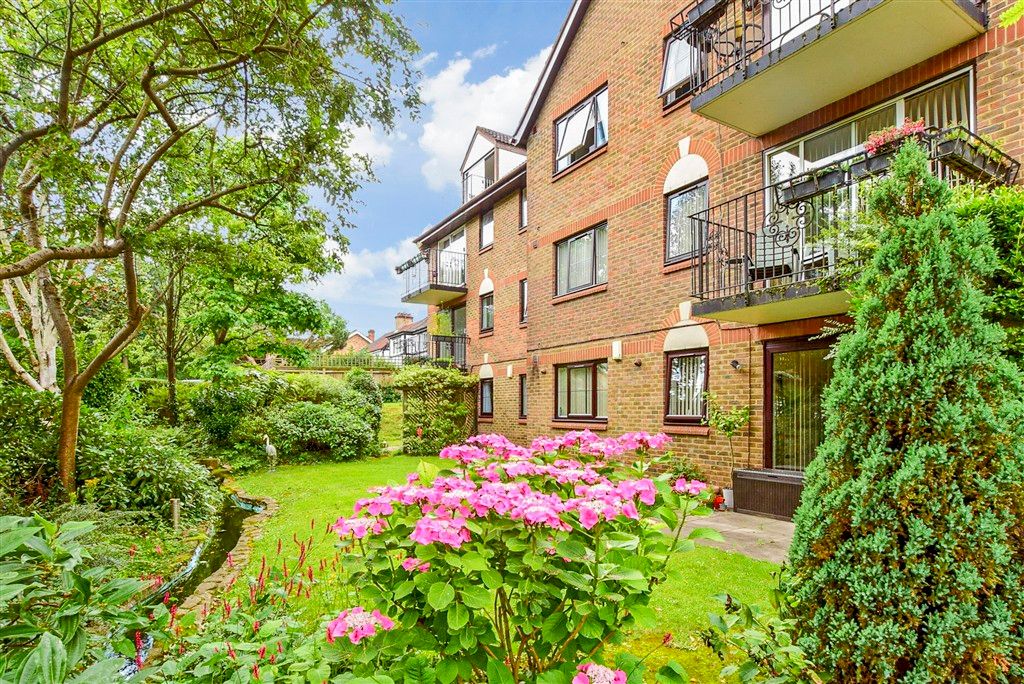 Property photo 2 of 14 Communal Gardens
