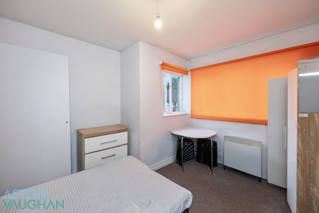 Property photo 3 of 8 Baden Road, 001.Jpg