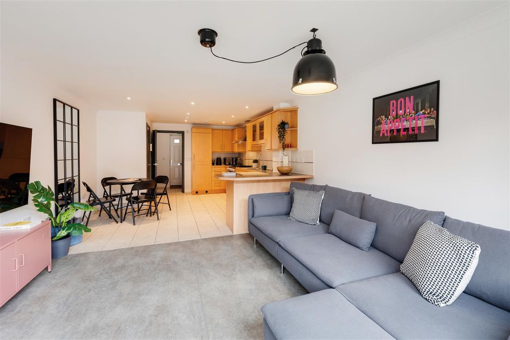 Property photo 3 of 12 3.Jpg