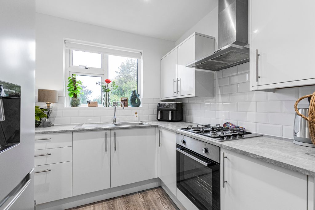 Property photo 3 of 15 Kitchen