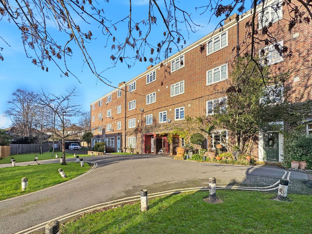 Property photo 1 of 6