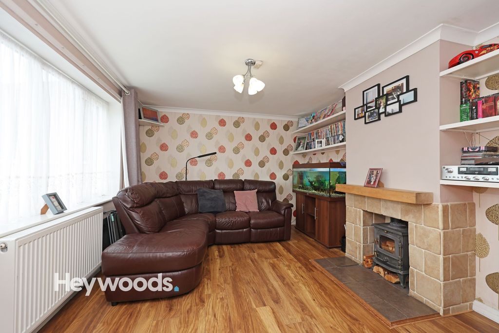 Property photo 2 of 25