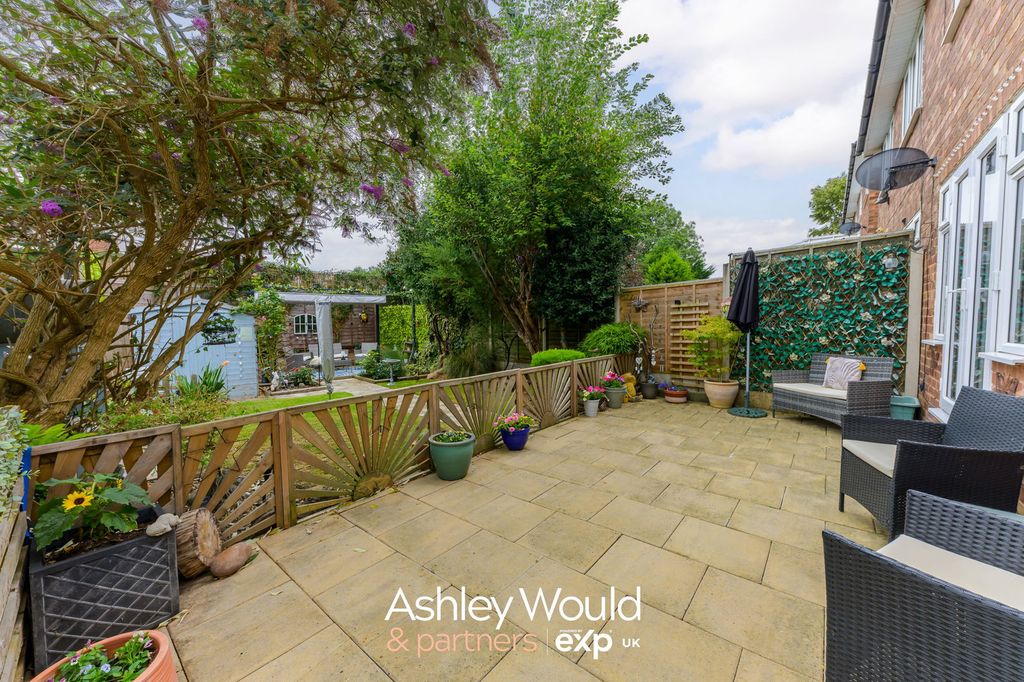 Property photo 2 of 22