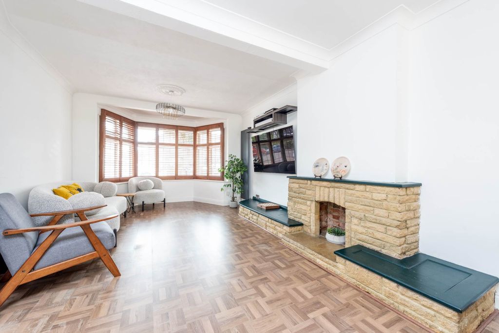 Property photo 2 of 21