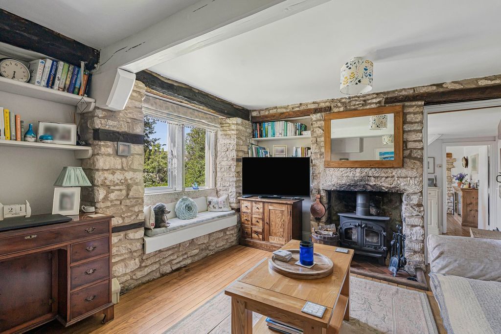 Property photo 3 of 17