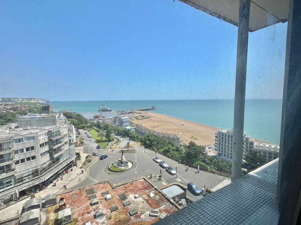 Property photo 3 of 18 Sea View