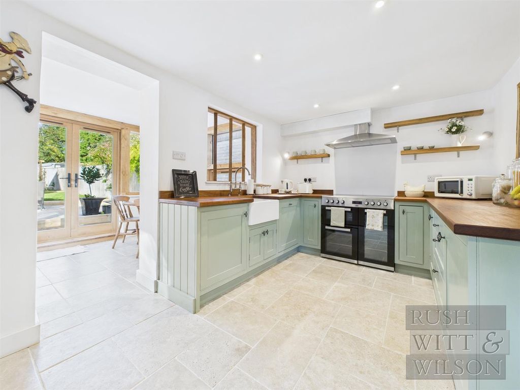 Property photo 2 of 23