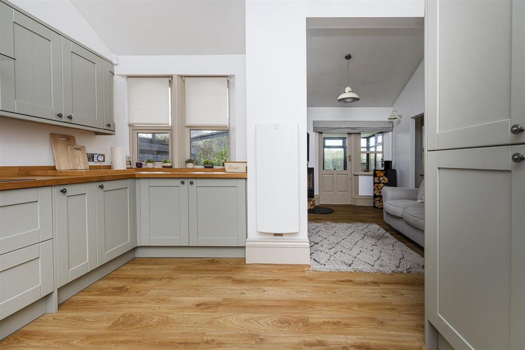 Property photo 2 of 51 Kitchen