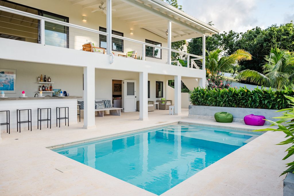 Property photo 1 of 32