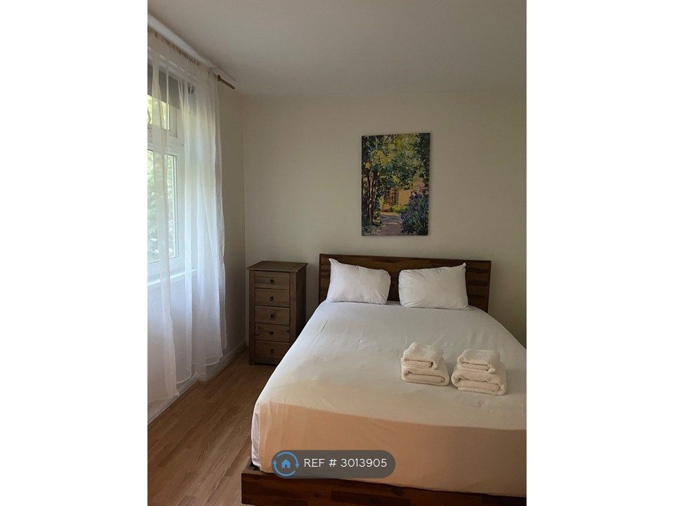 Property photo 3 of 6 Master Bedroom