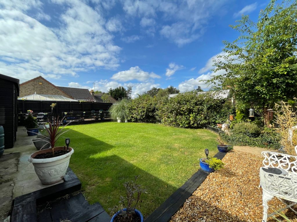 Property photo 2 of 28
