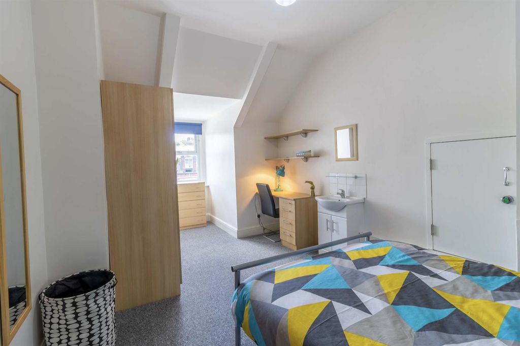 Property photo 1 of 12 13.Png