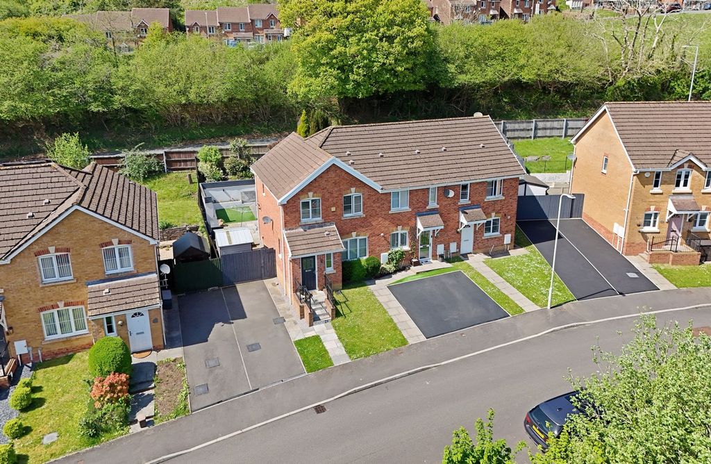 Property photo 3 of 25