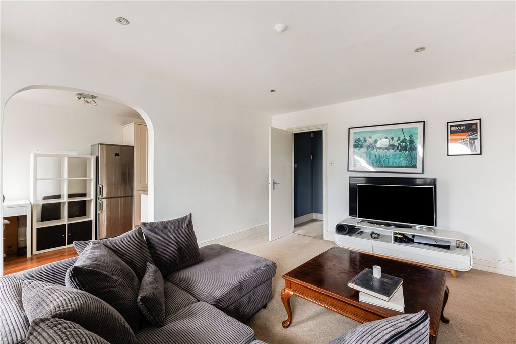 Property photo 2 of 9 Reception