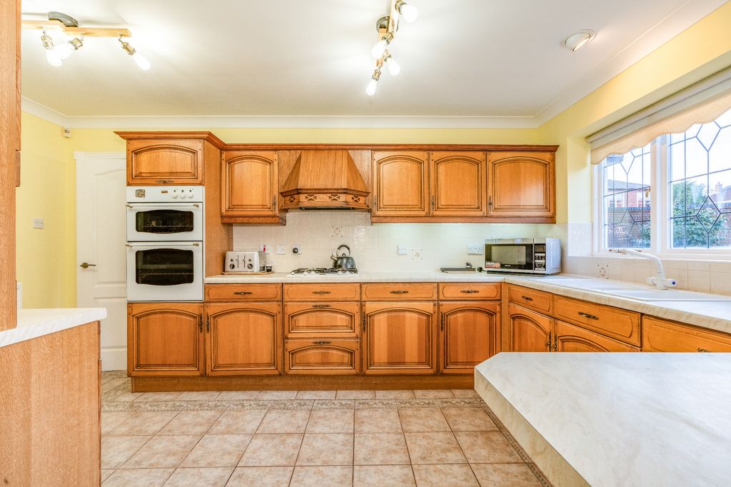 Property photo 3 of 26