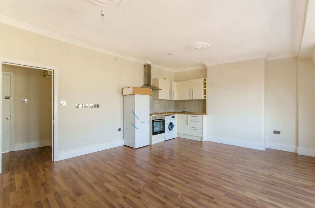 Property photo 3 of 4