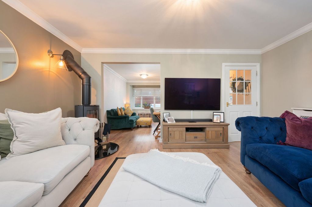 Property photo 3 of 29