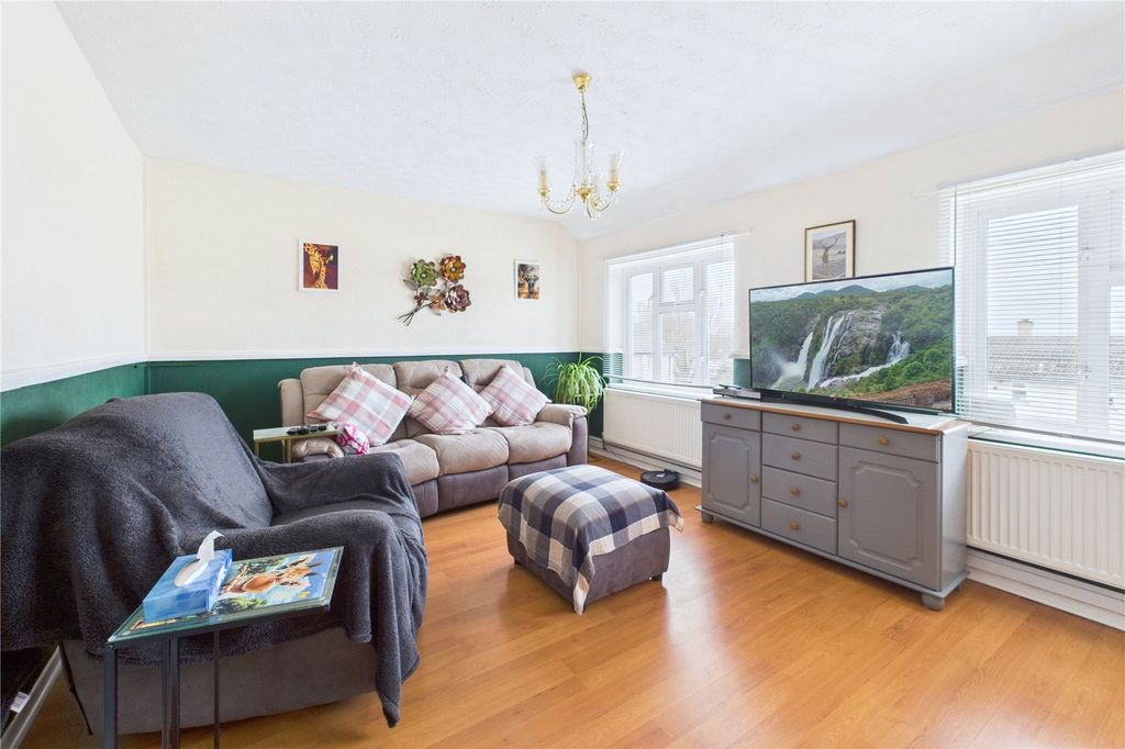 Property photo 2 of 14 Picture No. 21