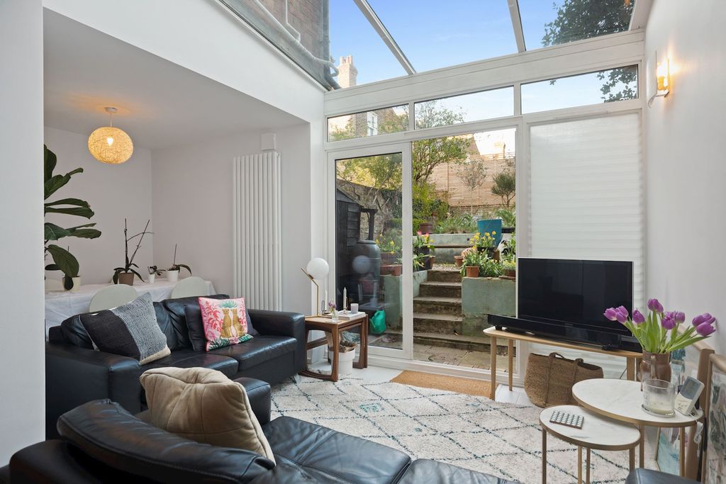 Property photo 3 of 15 Photo 14