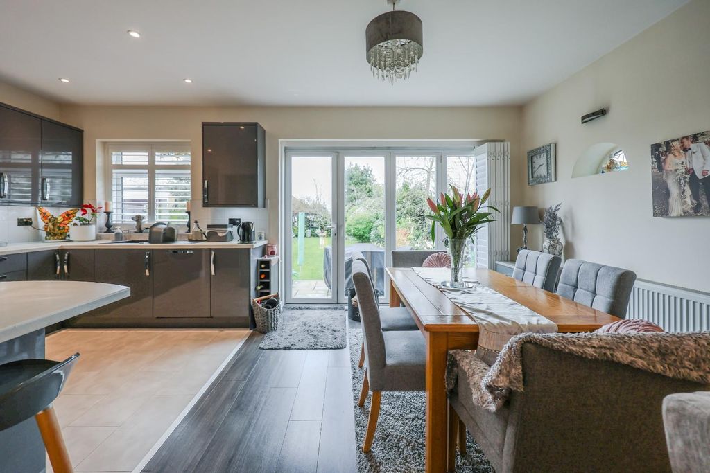 Property photo 2 of 26