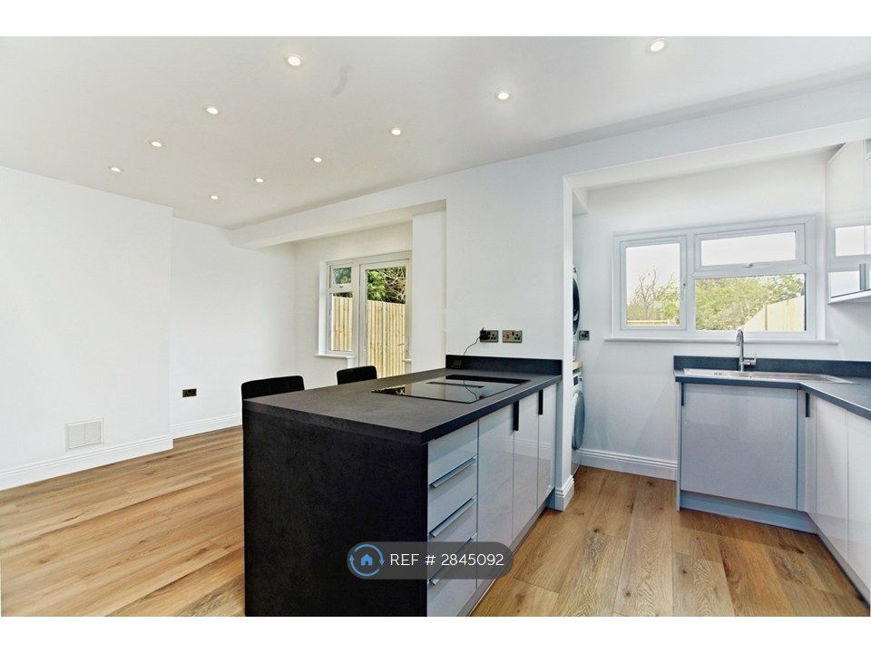 Property photo 2 of 22 Kitchen/Dining Room