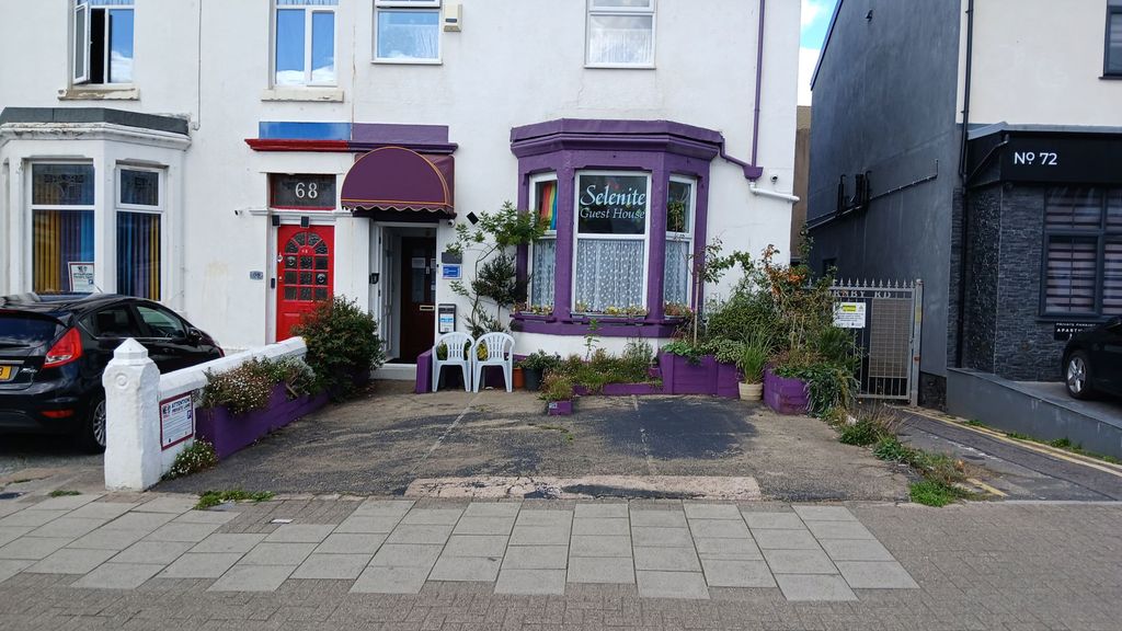 Property photo 2 of 53