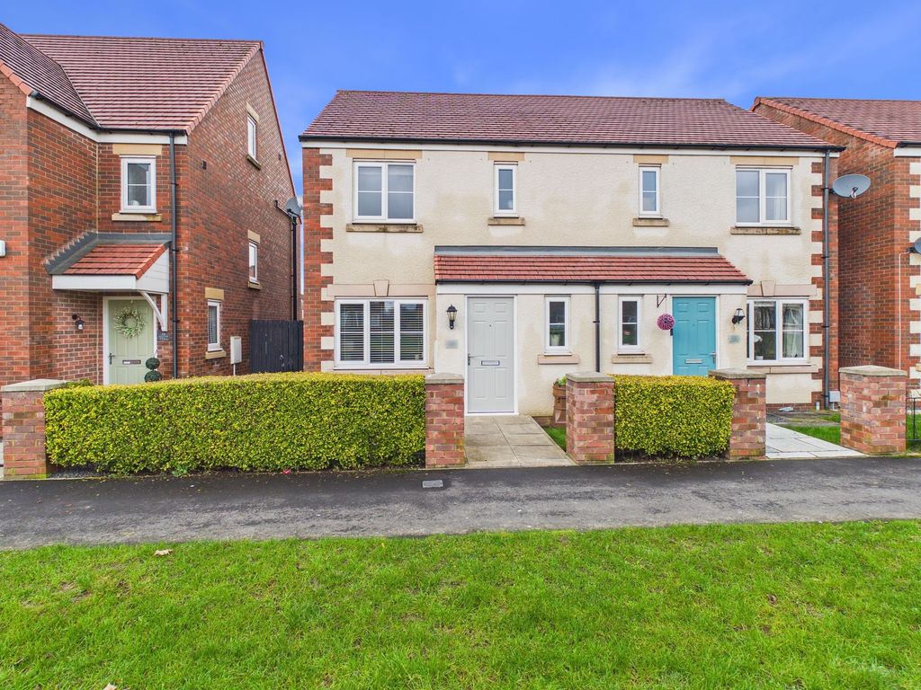 Property photo 1 of 11 External