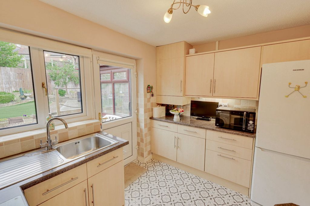 Property photo 3 of 22 Picture No. 46