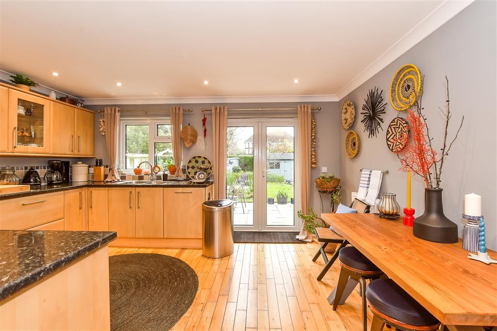 Property photo 3 of 16 Kitchen/ Breakfast Room